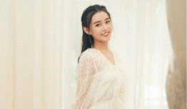 娱乐圈爆料蒋依依是谁啊,蒋依依是谁？揭秘童星转型之路